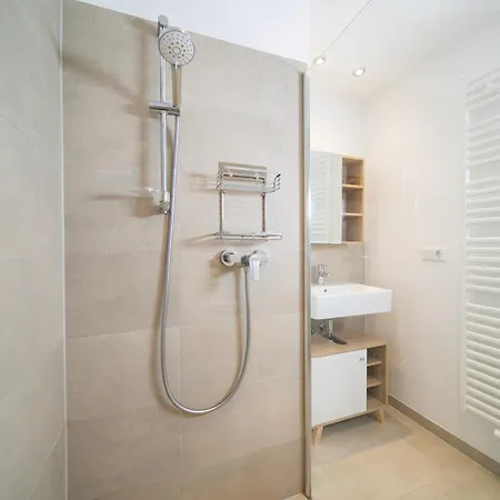 Favorite - And - Neuss