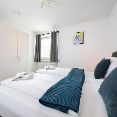 Favorite - And - * Neuss