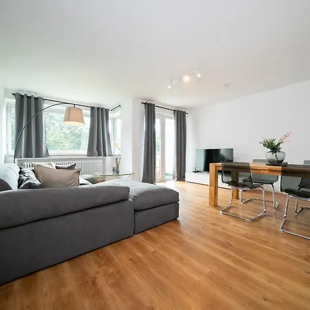 Favorite - And - * Neuss