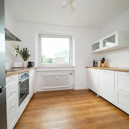 Favorite - And - * Neuss