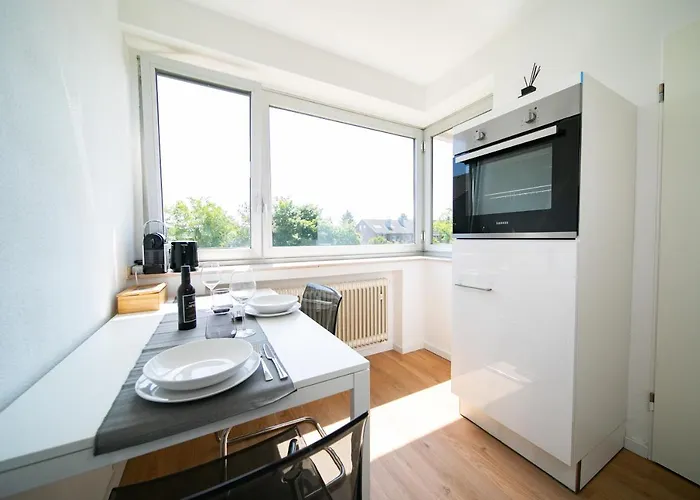 Favorite - And - * Neuss