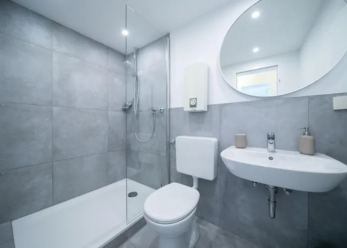 Favorite - And - 노이스