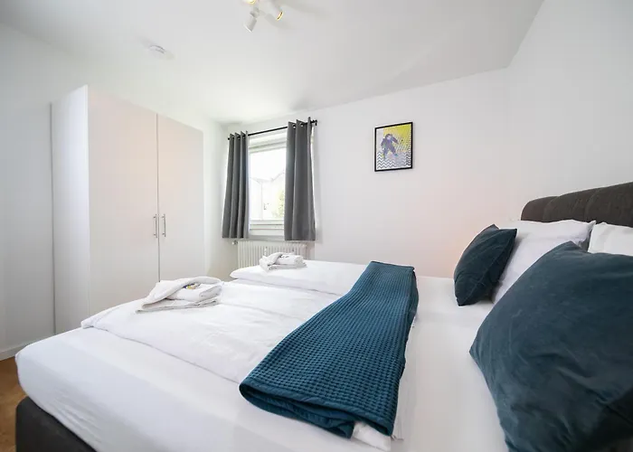 Favorite - And - * Neuss